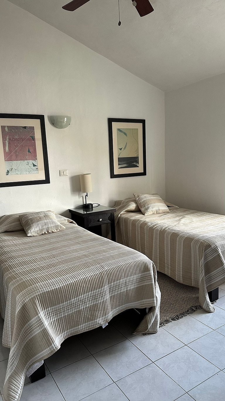 Condo con Alberca, Balcón y Asador · Zona Hotelera