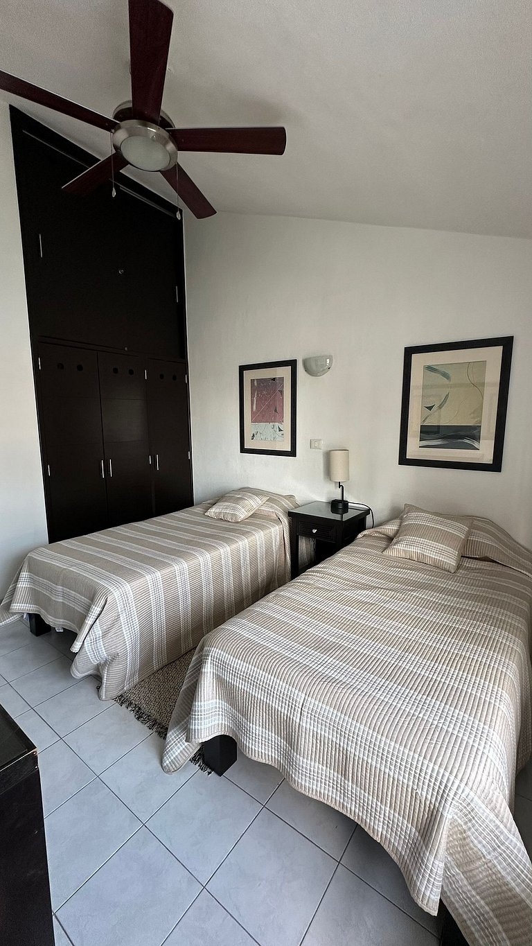 Condo con Alberca, Balcón y Asador · Zona Hotelera
