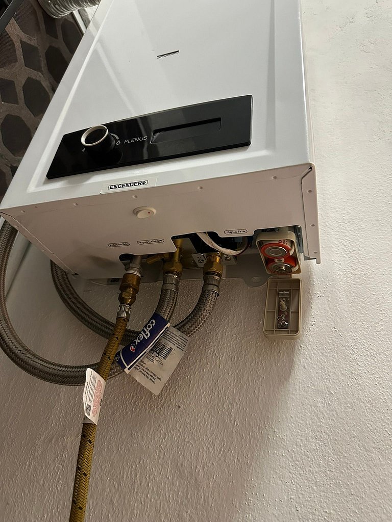 Palm-Shaded Pool Access, Near Beachfront Shops