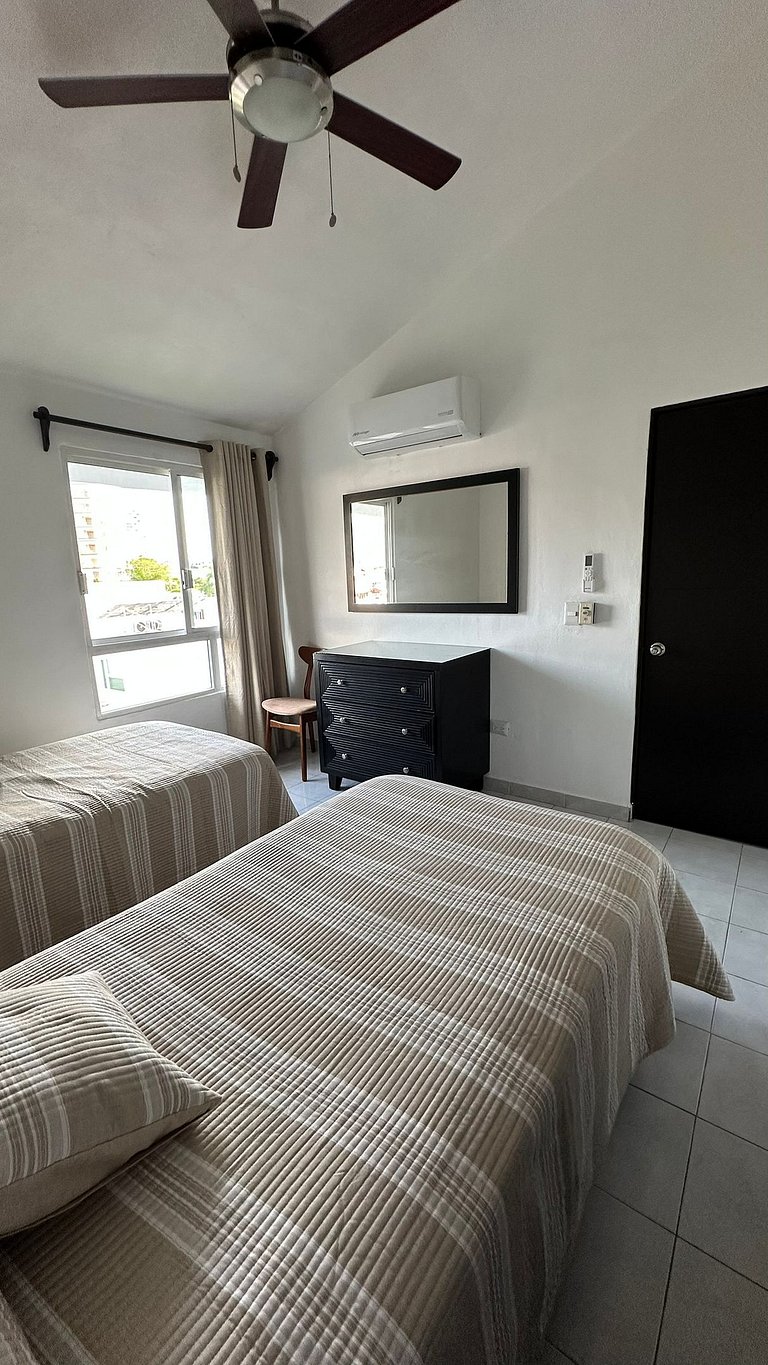 Condo con Alberca, Balcón y Asador · Zona Hotelera