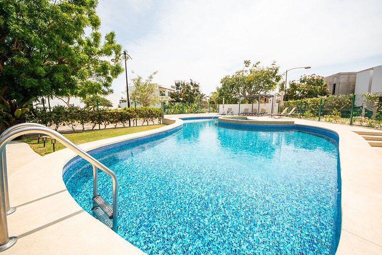 Modern Apartment w/ Pool, Gym, Near Vidanta World