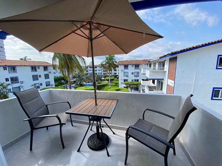 Condo con Alberca, Balcón y Asador · Zona Hotelera