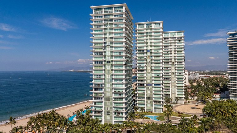Condo Frente al Mar · Terraza, Alberca y Playa