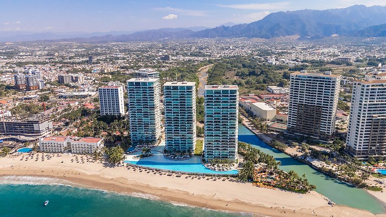 Condo Frente al Mar · Terraza, Alberca y Playa