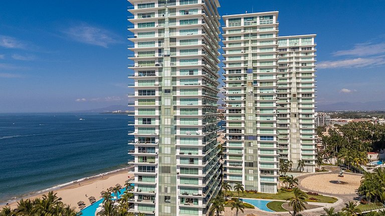Condo Frente al Mar · Terraza, Alberca y Playa