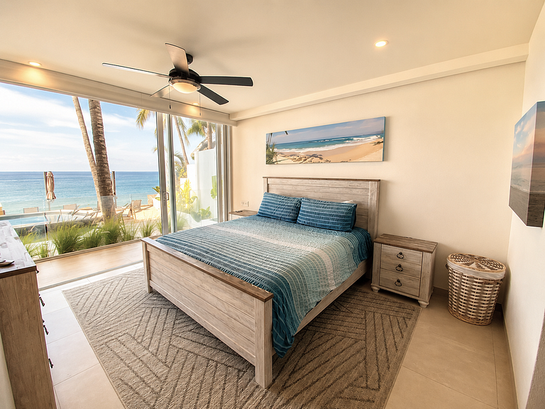 Oceanfront Condo with Pool, Gym & Beach Access